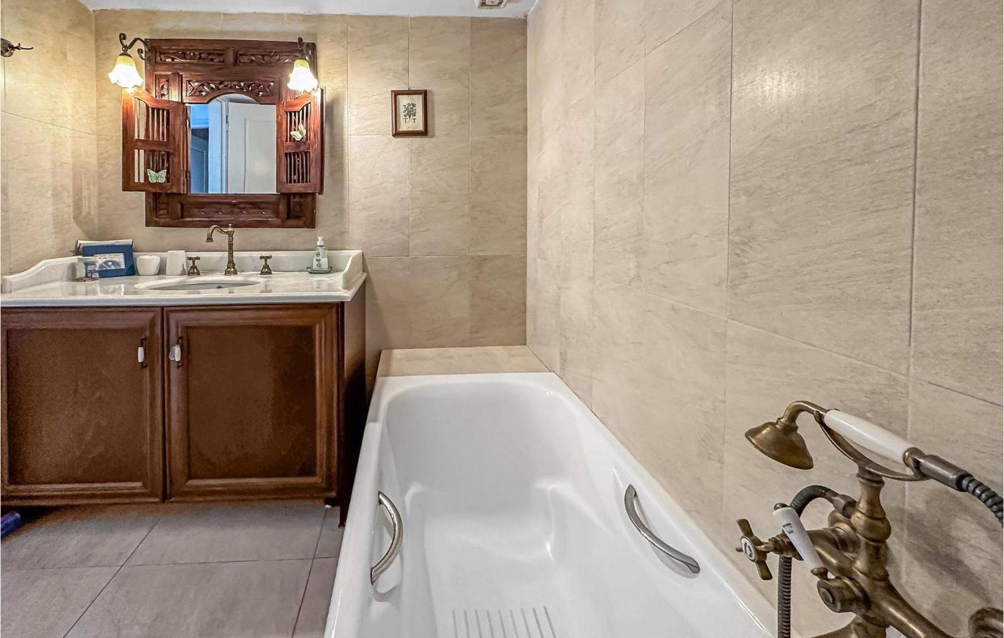 2 Bedroom Lovely Home In Каламата Екстер'єр фото