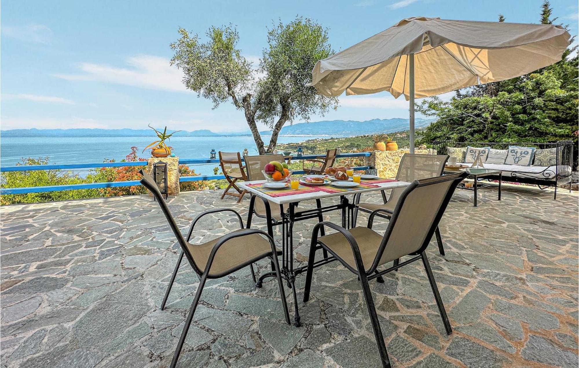 2 Bedroom Lovely Home In Каламата Екстер'єр фото