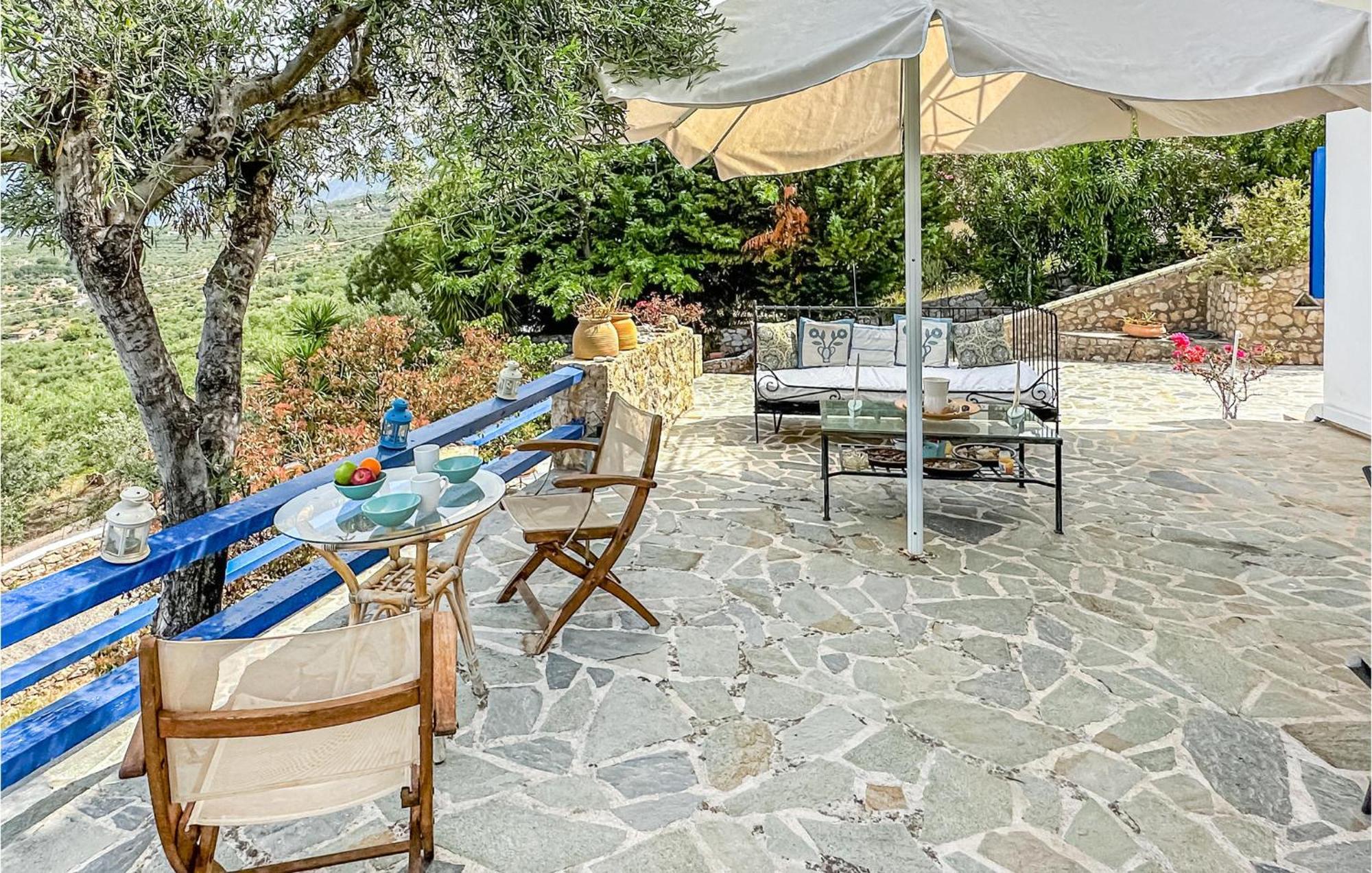 2 Bedroom Lovely Home In Каламата Екстер'єр фото